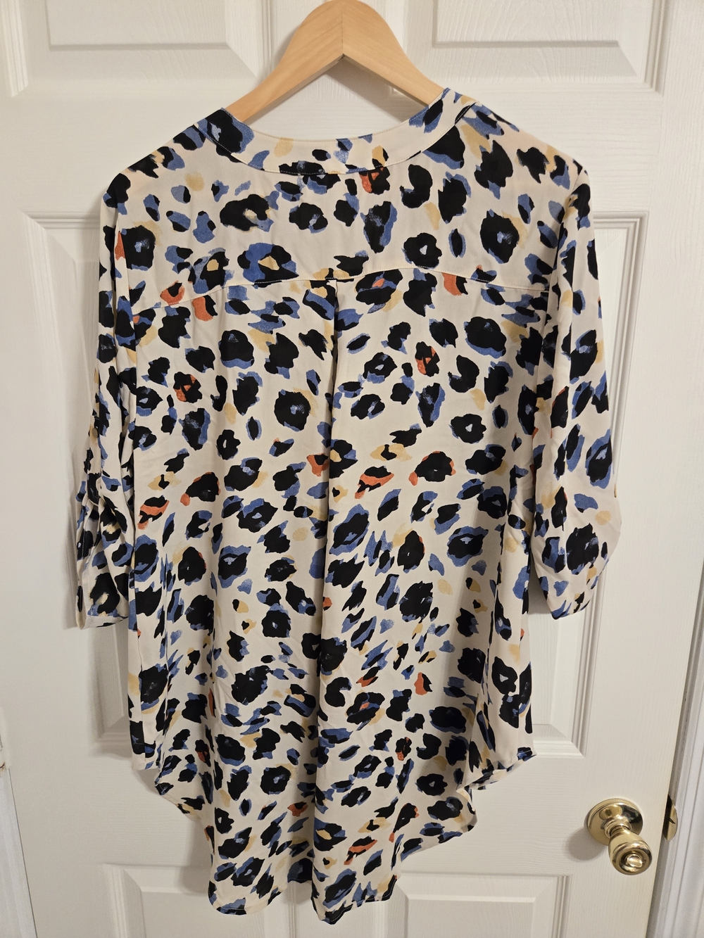 Cato Women’s Cream Animal Print Blouse with Blue & Black Spots Size 14/16W - Picture 2 of 7
